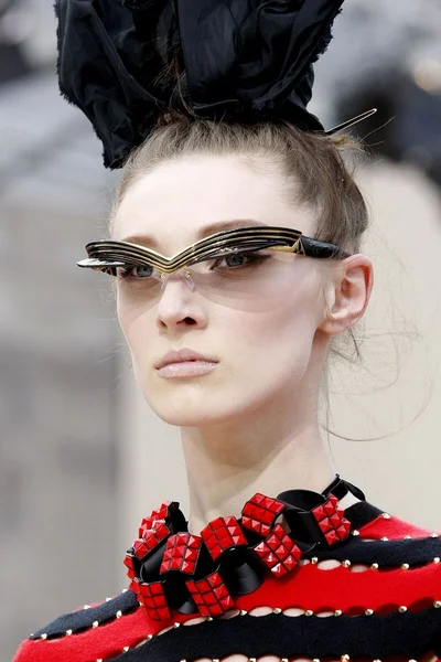 Look 48